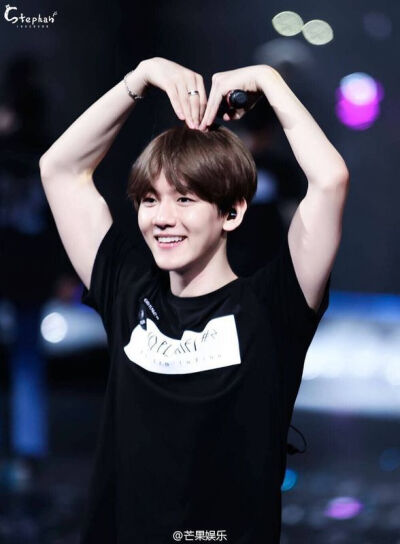 EXO 边伯贤 自拍