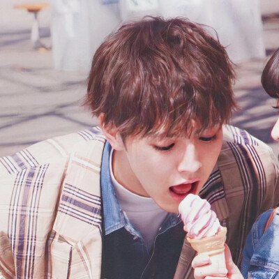 情侣头像 有搞怪有可爱也有复古的 这个专辑会更的比较少 因为我单着的（？）