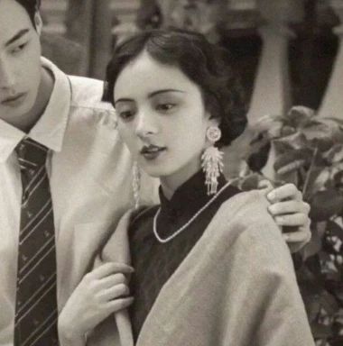 情侣头像 有搞怪有可爱也有复古的 这个专辑会更的比较少 因为我单着的（？）