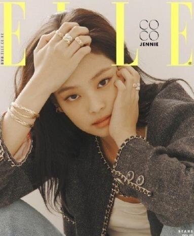 #Jennie韩版嘉人封面#恭喜煎妮成为韩国首位且唯一六大女刊单封满贯艺人 表现力一流新的一年仍然是最bling的时尚风向标