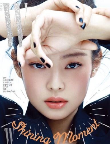 #Jennie韩版嘉人封面#恭喜煎妮成为韩国首位且唯一六大女刊单封满贯艺人 表现力一流新的一年仍然是最bling的时尚风向标