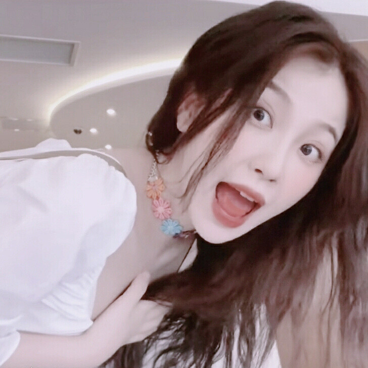 江素囧
原.江书怡