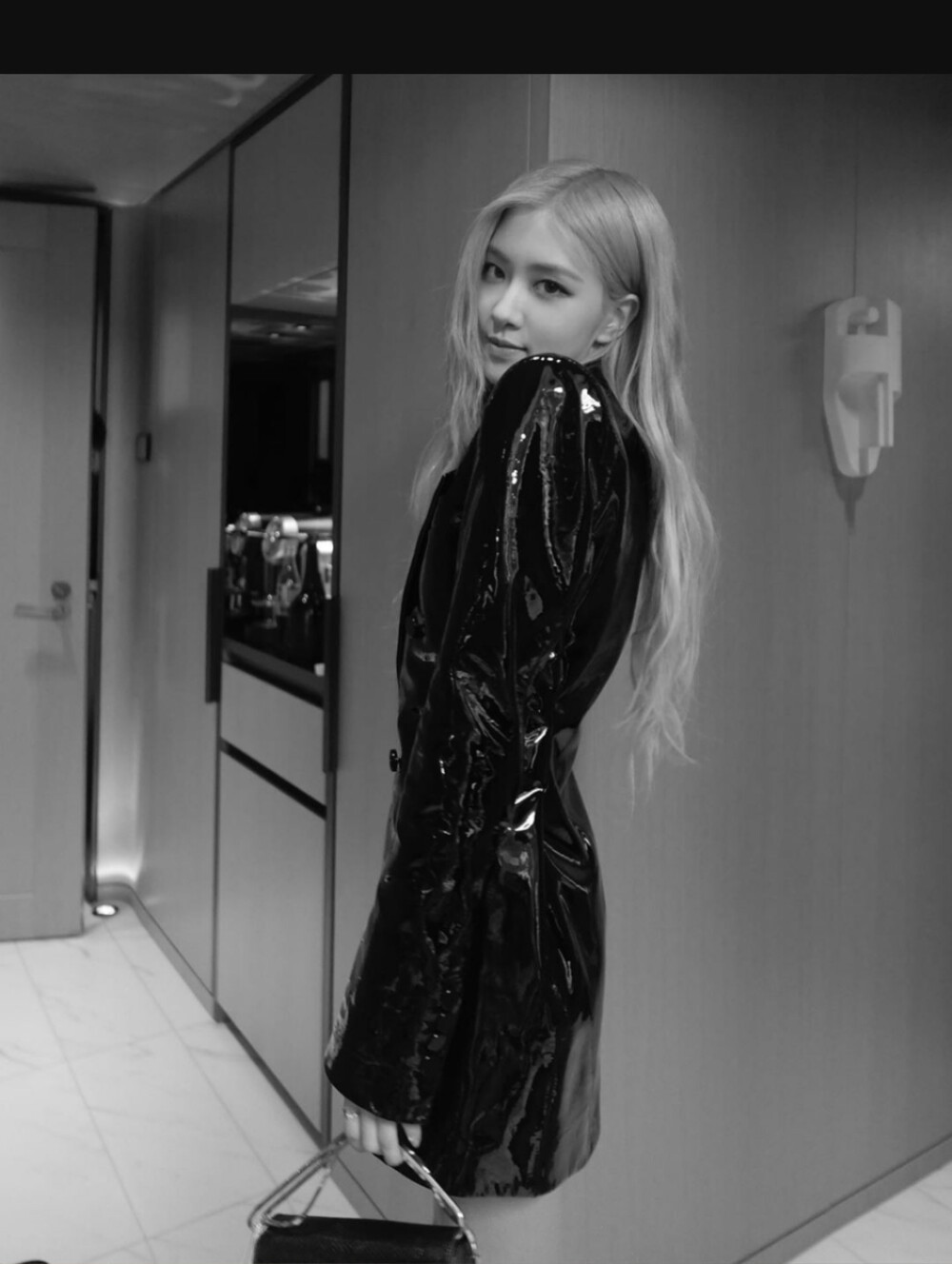 BLACKPINK Rosé朴彩英 YSL圣罗兰