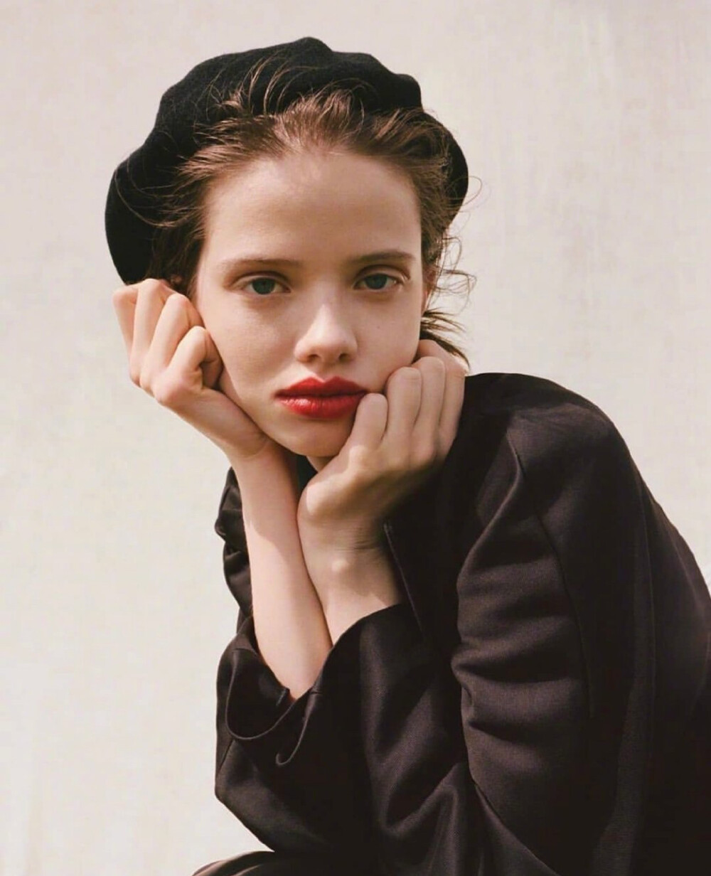 克罗地亚模特niko 眼神清澈的可爱女孩ins:niko_mat