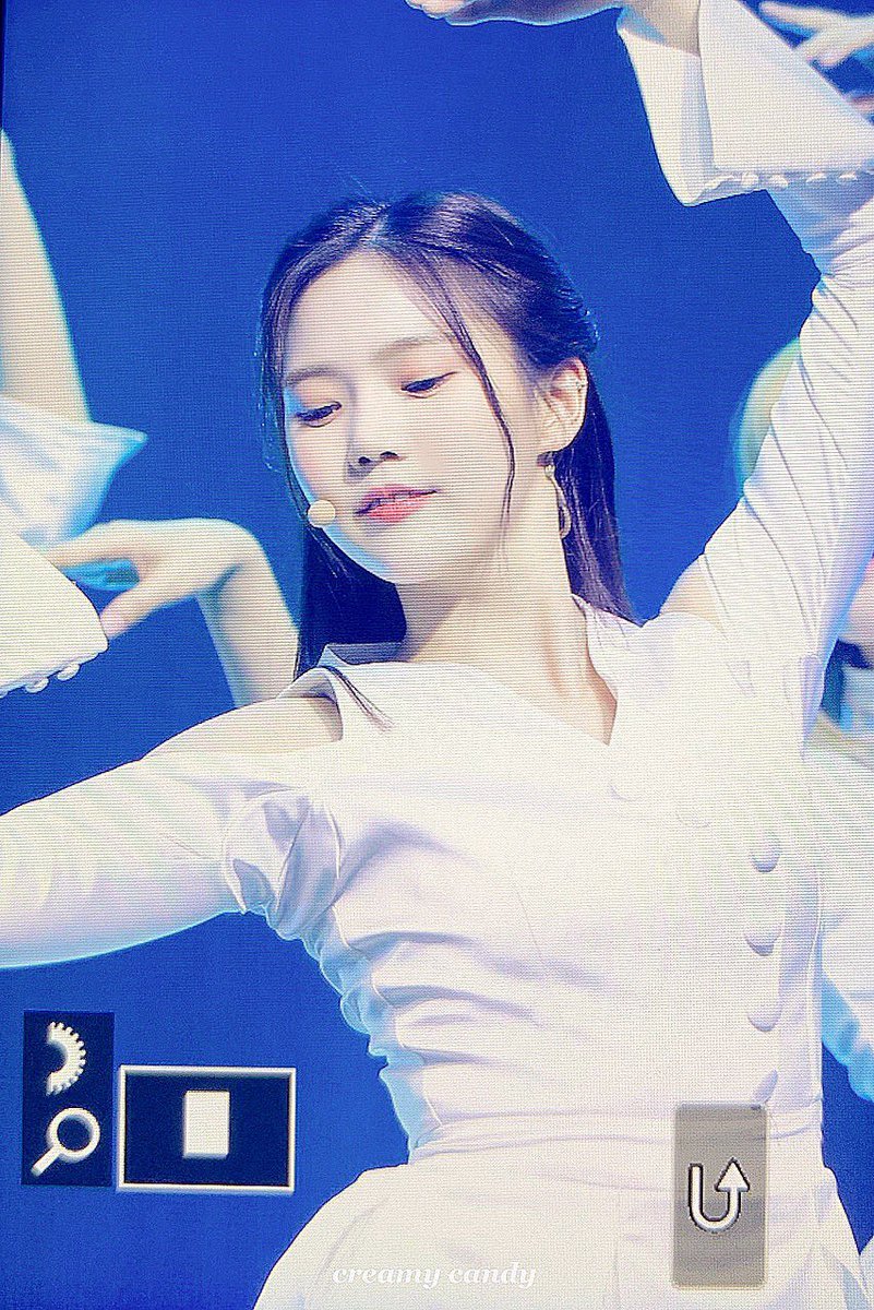 #OHMYGIRL#
#HyoJung# 崔孝定
190508 回归sc 饭拍预览
CR.creamy candy