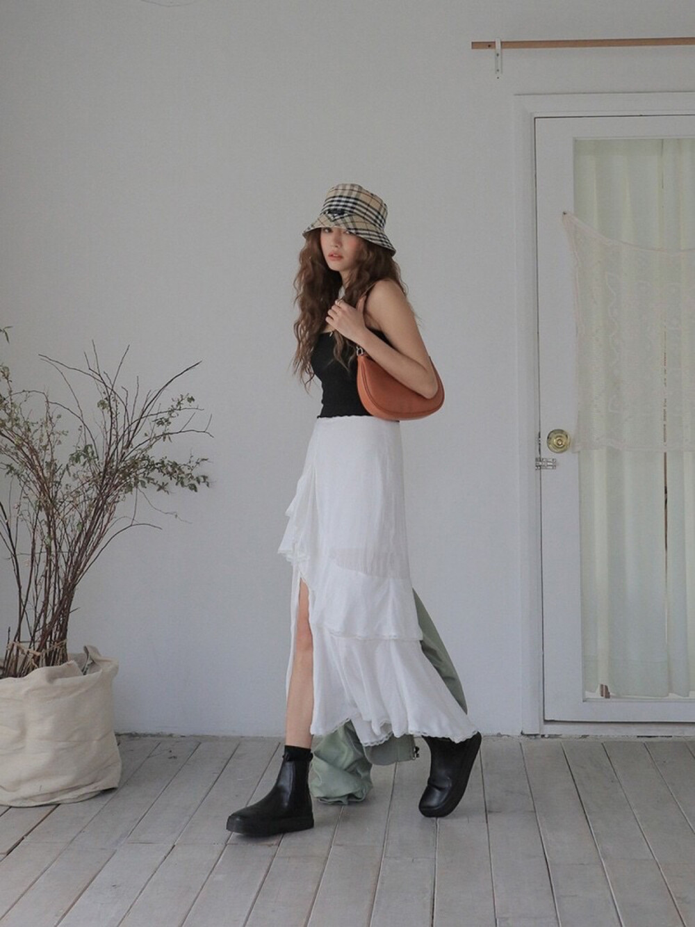 Stylenanda荷叶摆开叉半身裙