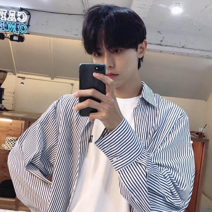 男孩子的头像qvq