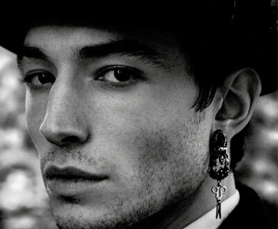 埃兹拉 米勒Ezra Miller