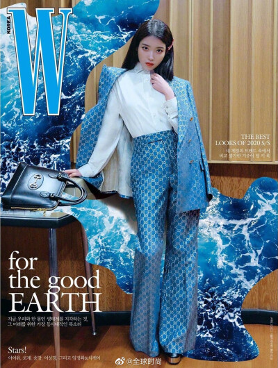 IU &amp;《W Korea》四月刊内页大片，贵气丽姐在线演绎少女名媛风的完美穿搭。