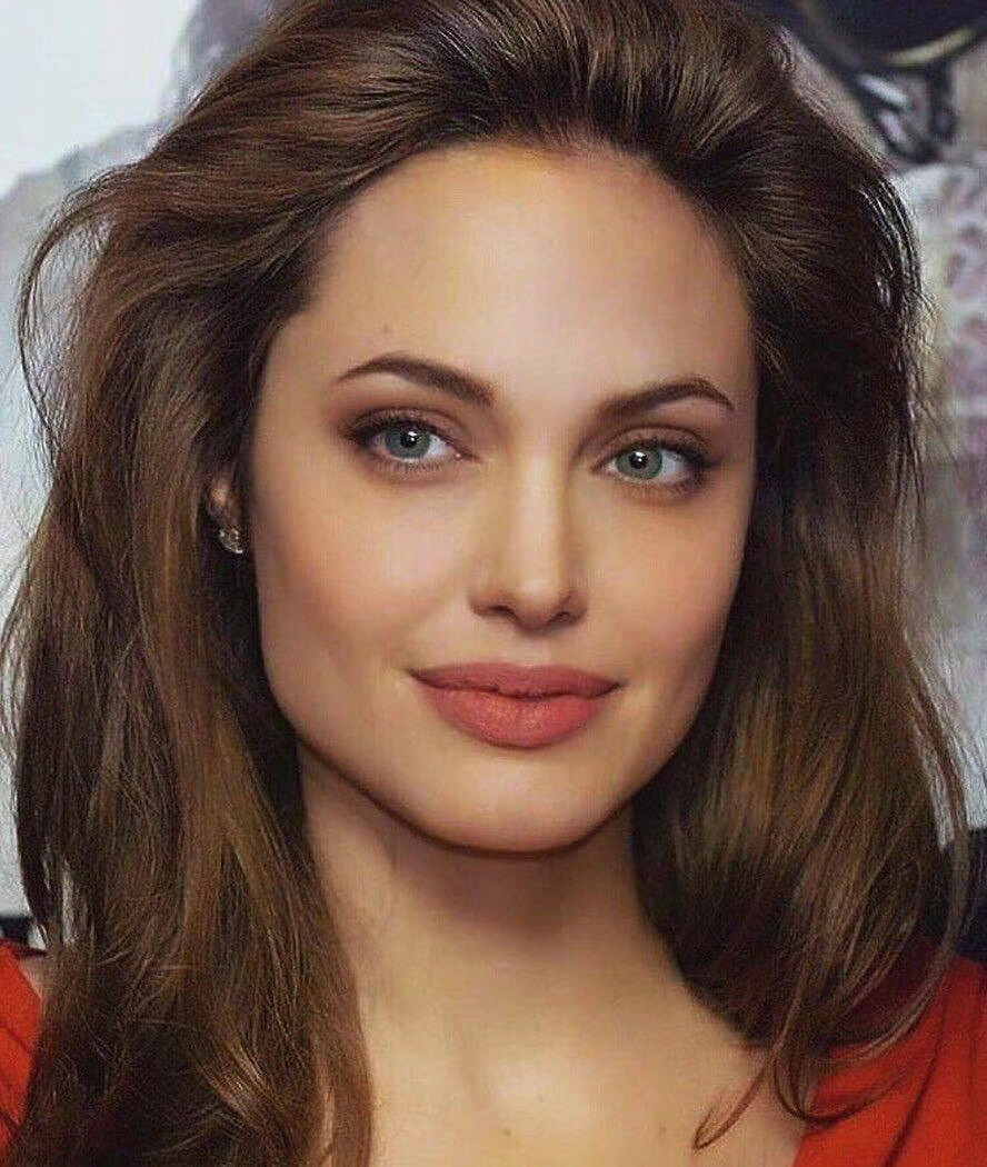 安吉丽娜·朱莉（Angelina Jolie）