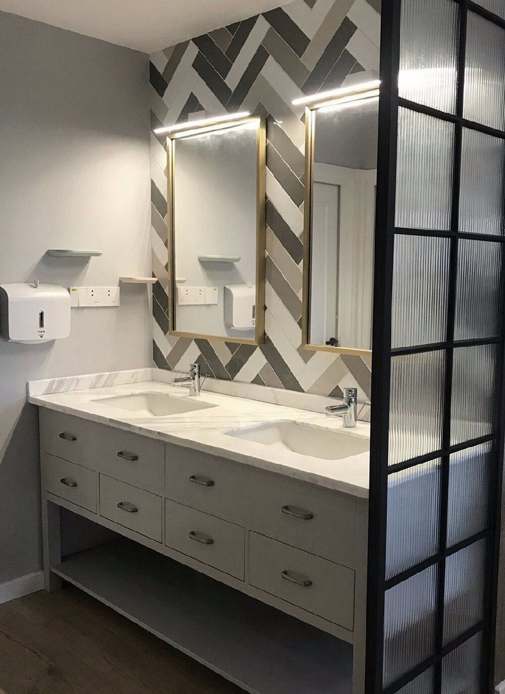 【长虹玻璃】怎么用?