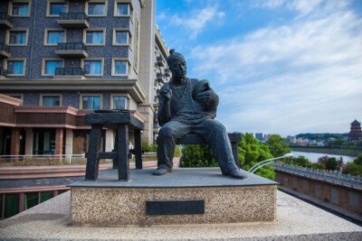 景德镇七十二道制瓷工序青铜组雕