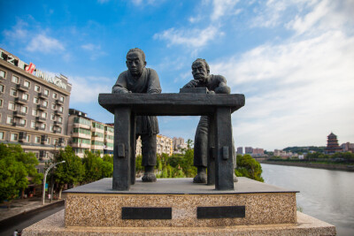 景德镇七十二道制瓷工序青铜组雕