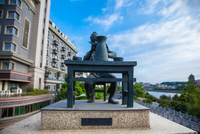 景德镇七十二道制瓷工序青铜组雕