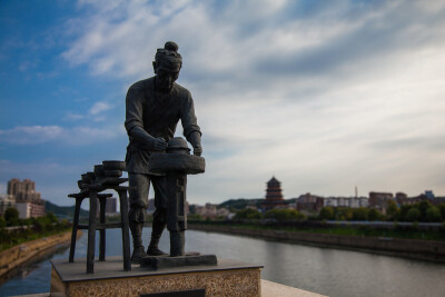 景德镇七十二道制瓷工序青铜组雕