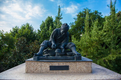 景德镇七十二道制瓷工序青铜组雕