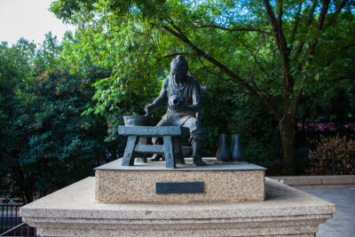 景德镇七十二道制瓷工序青铜组雕