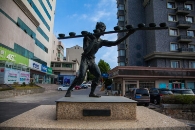 景德镇七十二道制瓷工序青铜组雕