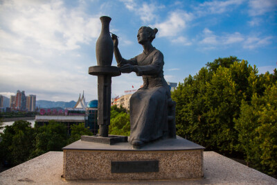 景德镇七十二道制瓷工序青铜组雕