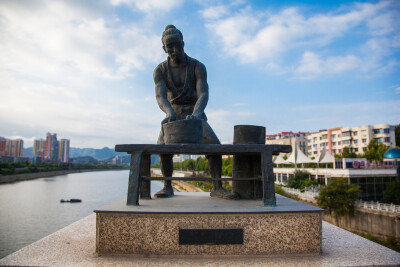 景德镇七十二道制瓷工序青铜组雕