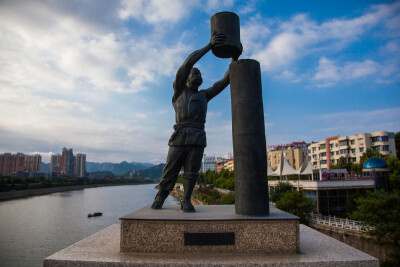 景德镇七十二道制瓷工序青铜组雕