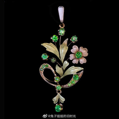 翠榴石 古董珠宝
