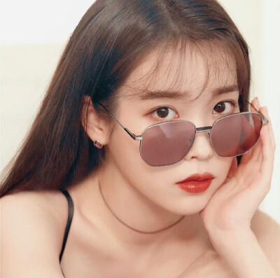 iu 李知恩