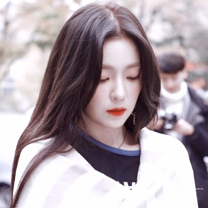 裴珠泫Irene

