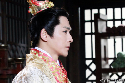 思美人
乔振宇 饰 楚怀王