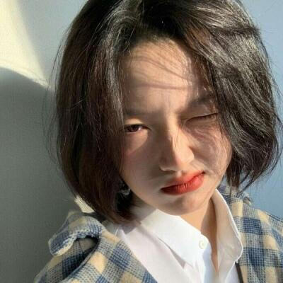 #头像# 于是她那天弄丢的皮筋，他捡起来带了十年。
