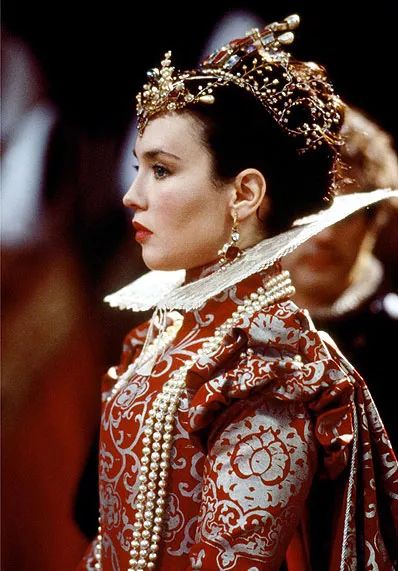 阿佳妮扮演的玛戈王后