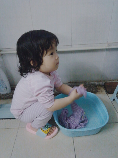 分享一波个人照，不嫌弃的可以当头像，后面是我妹妹