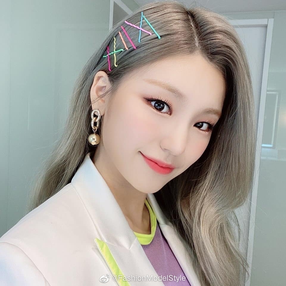 ITZYPeaceCeleb Korea Style | ITZY Yeji黄礼智 insta更新