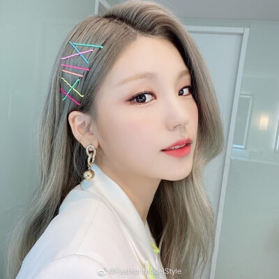 ITZYPeaceCeleb Korea Style | ITZY Yeji黄礼智 insta更新