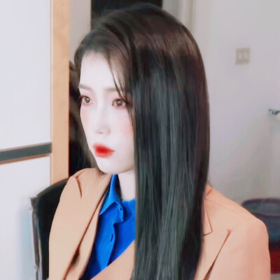 李知恩_IU
©兔子爱吃老虎肉. 原截dt许桀