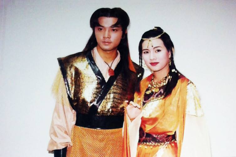 金蛇郎君 郑伊健 饰 解连环 罗慧娟 饰 月半弯