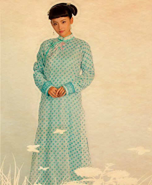 宫锁珠帘
张嘉倪 饰 耿佳玉漱