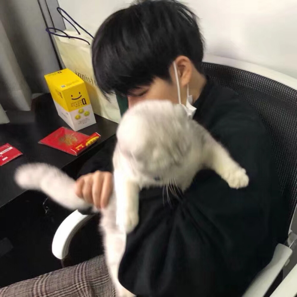 高清 真人男生头像 二传注明 黎尢关系卡 侵删致歉