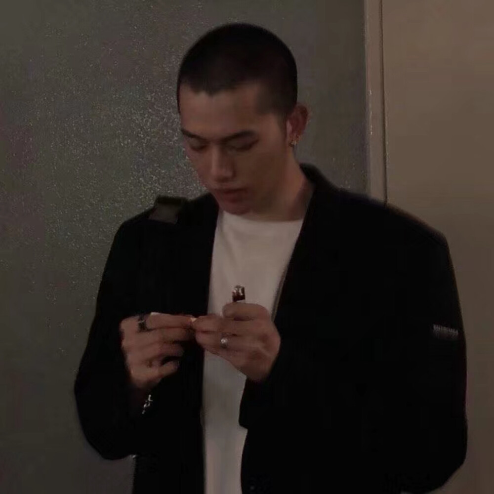 高清 真人男生头像 二传注明 黎尢关系卡 侵删致歉