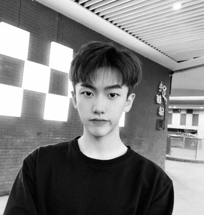 高清 真人男生头像 二传注明 黎尢关系卡 侵删致歉