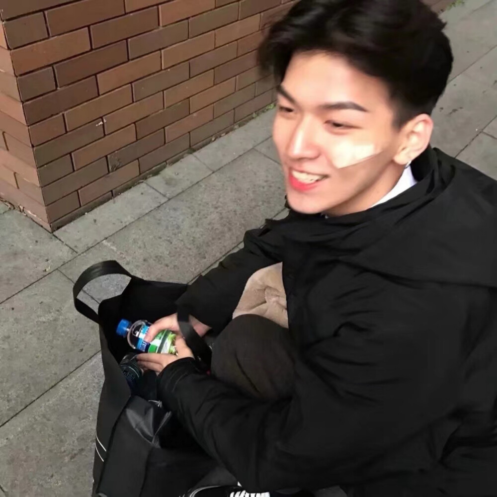 高清 真人男生头像 二传注明 黎尢关系卡 侵删致歉