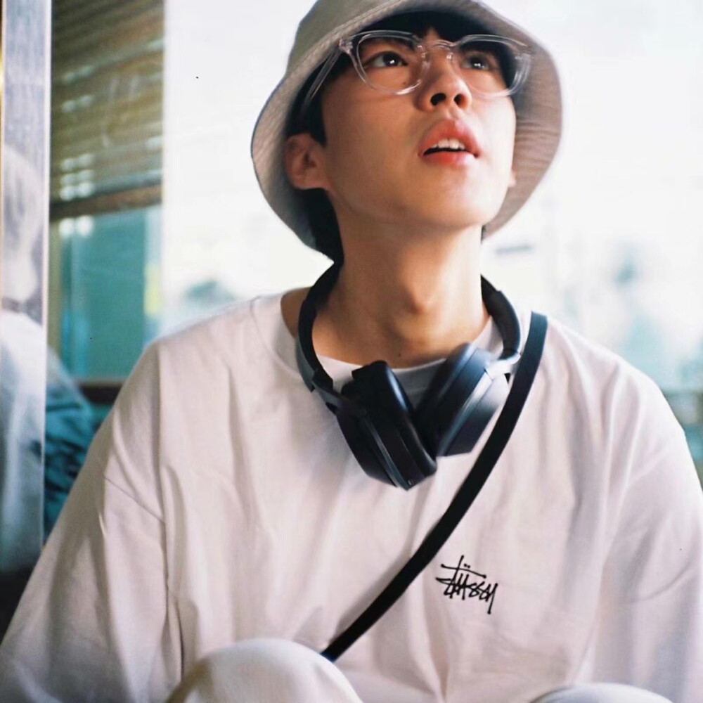 高清 真人男生头像 二传注明 黎尢关系卡 侵删致歉