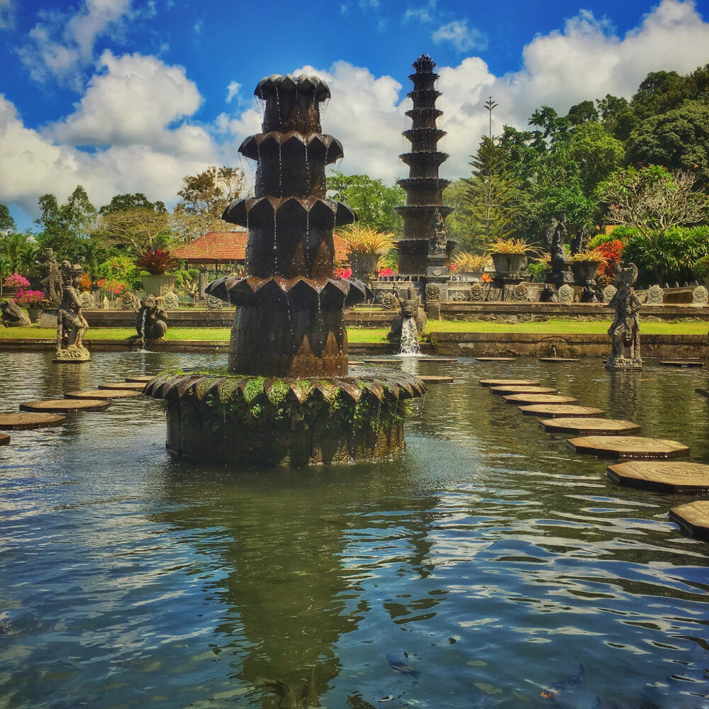 巴厘岛，不只有阳光和沙滩，还有许多富有特色的建筑文化。