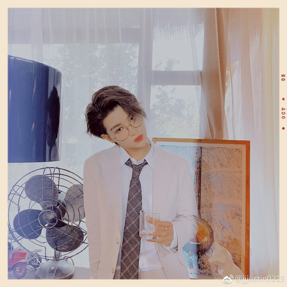 来咯来咯 戴眼镜的昊哥