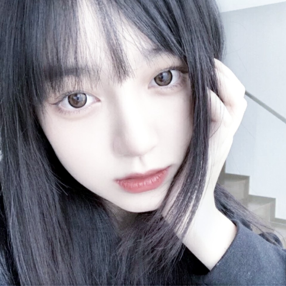 玩网女优温小软自截调软耳兔兔