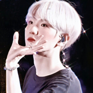 
•璀璨的星河，抵挡不住你所散发出的光•
