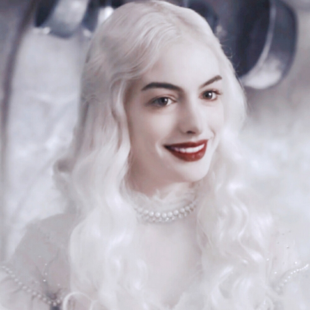 你们是不是很喜欢白皇后？？我所到之处均是她的可二改 原截：沈虞彻