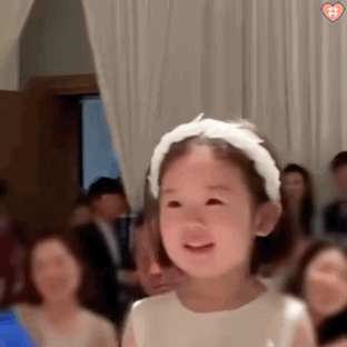 金雪表情包动图
不开心 骨灰都给你扬了
