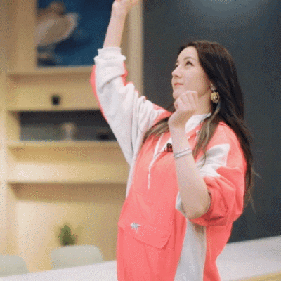 迪丽热巴动图 最后一张好可！