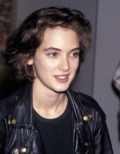 薇诺娜.瑞德/ Winona Forever
20世纪人们心中共同的偶像，大街小巷随处可见薇诺娜的海报，永远的梦中情人
薇诺娜/德普 意难平